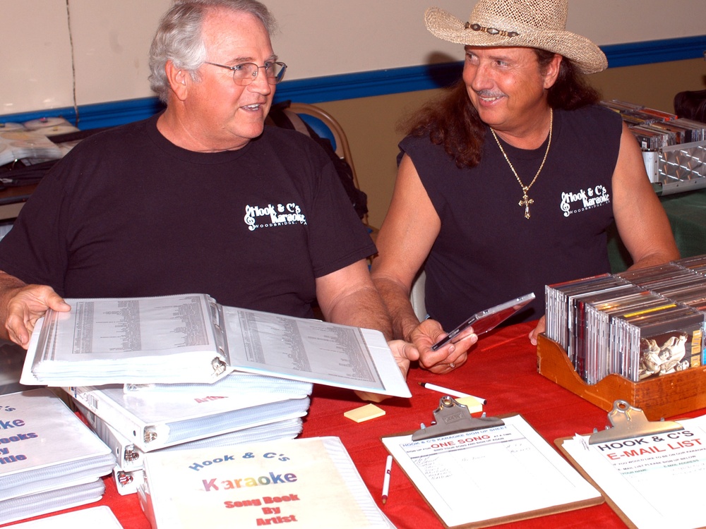 Volunteers Raise Funds for Wounded Servicemembers Through Karaoke