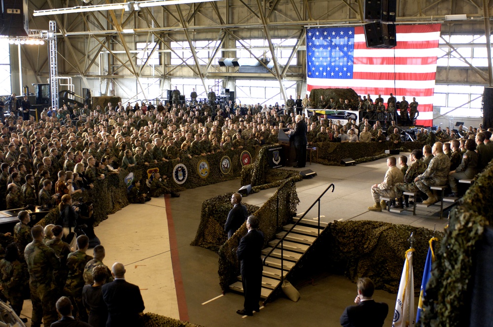 Cheney Praises Airmen's Efforts in War on Terror at Fairchild AFB