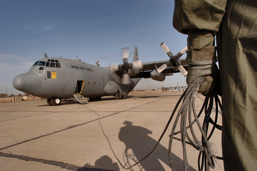 Iraqi Air Force Receives C-130E Hercules Cargo Planes from U.S.