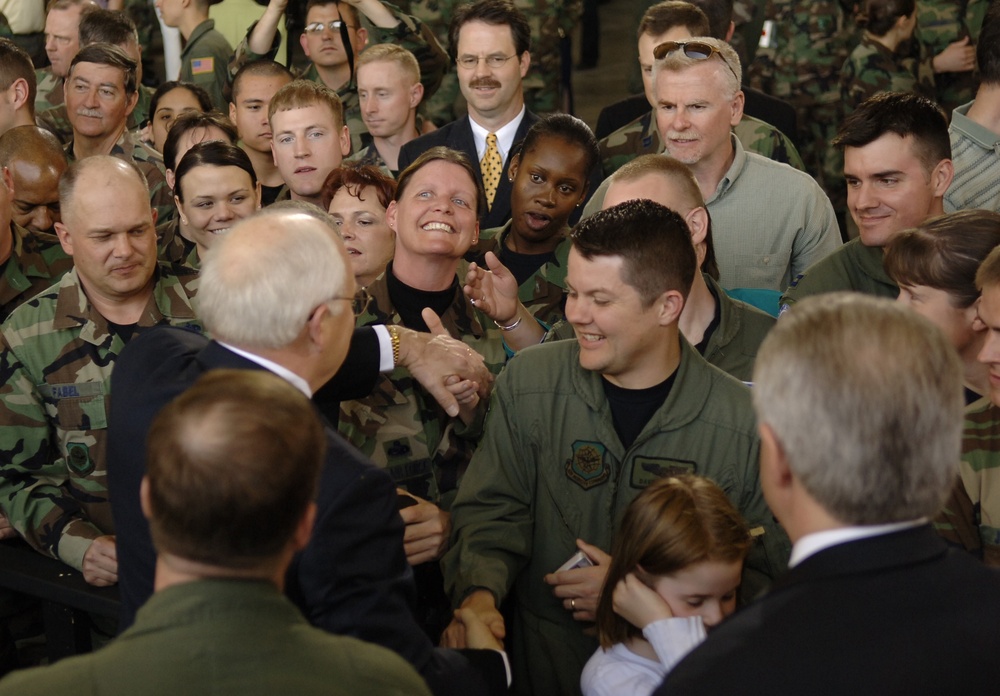 Cheney Visits Charleston Air Force Base, Greets Troops