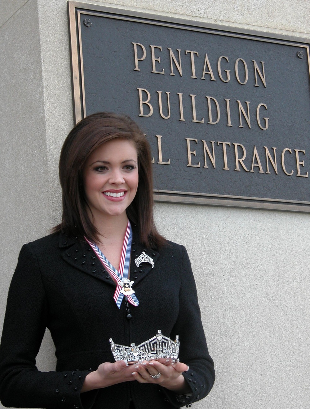 Miss America 2006 Jennifer Berry Visits Pentagon, Meets with Service Members