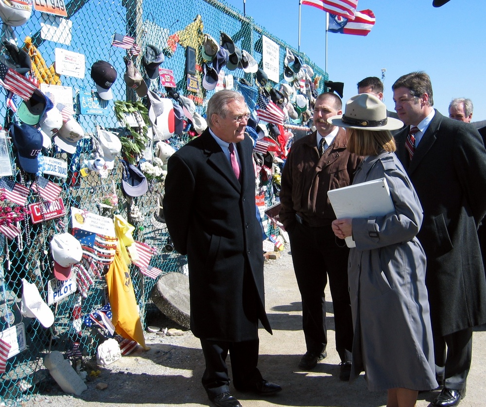 Rumsfeld Visits Flight 93 Memorial in Shanksville