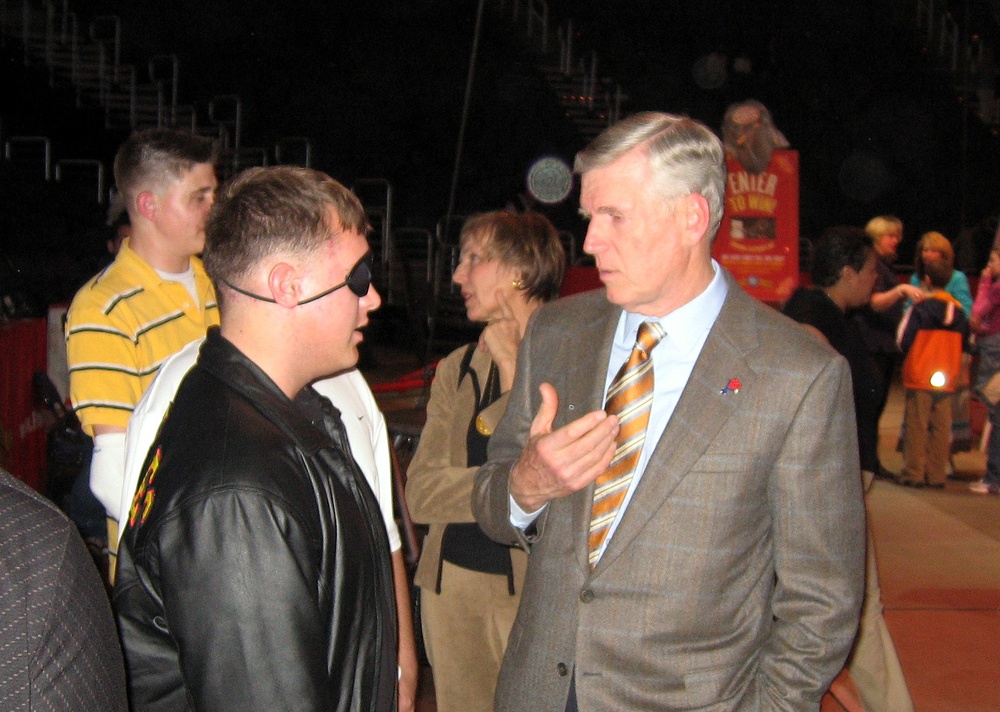 Retired General Visits Wounded Troops at Circus Event