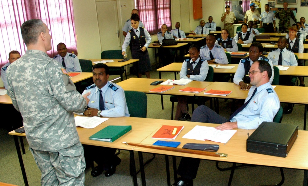 U.S. and South African NCOs Share Common Ground, Senior Enlisted Advisor Says