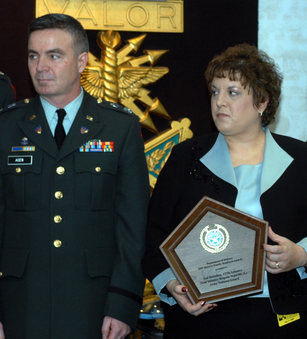 32nd Infantry Brigade Separate (Light) Honored for Family Support