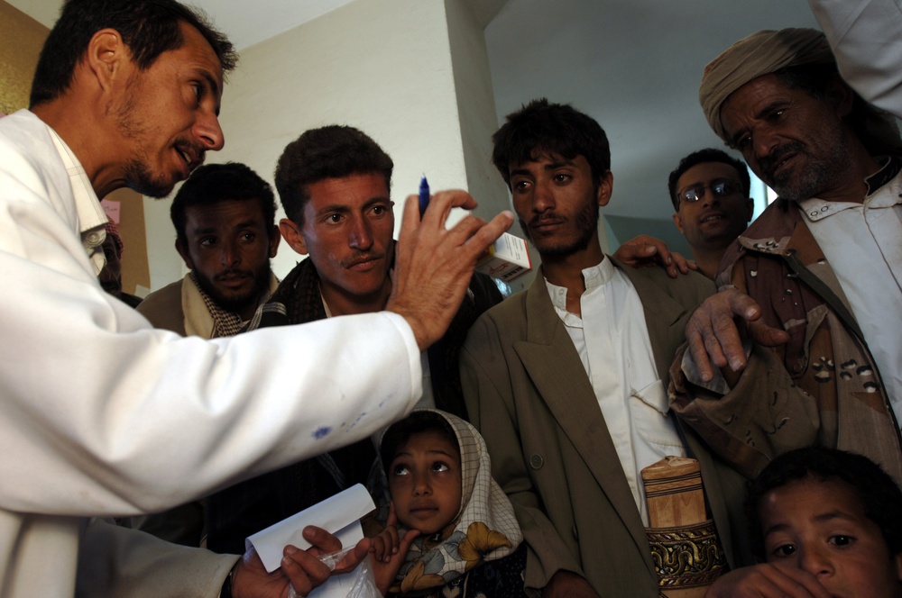 Yemeni Doctors Provide Free Medical Care to Villagers