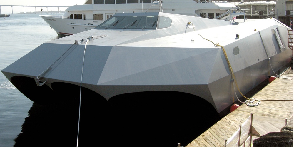 Experimental 'Stiletto' Boat Reaches High Speeds on Air Cushion