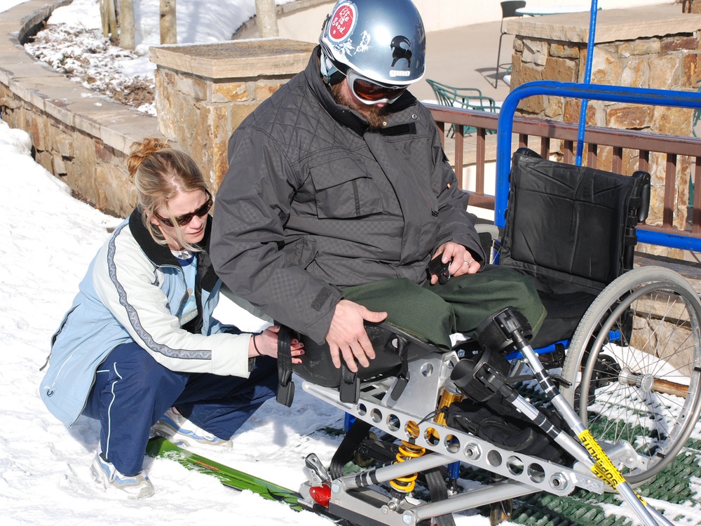 Veteran Mentor Prepares for Adaptive Skiing at Vail Veterans Program