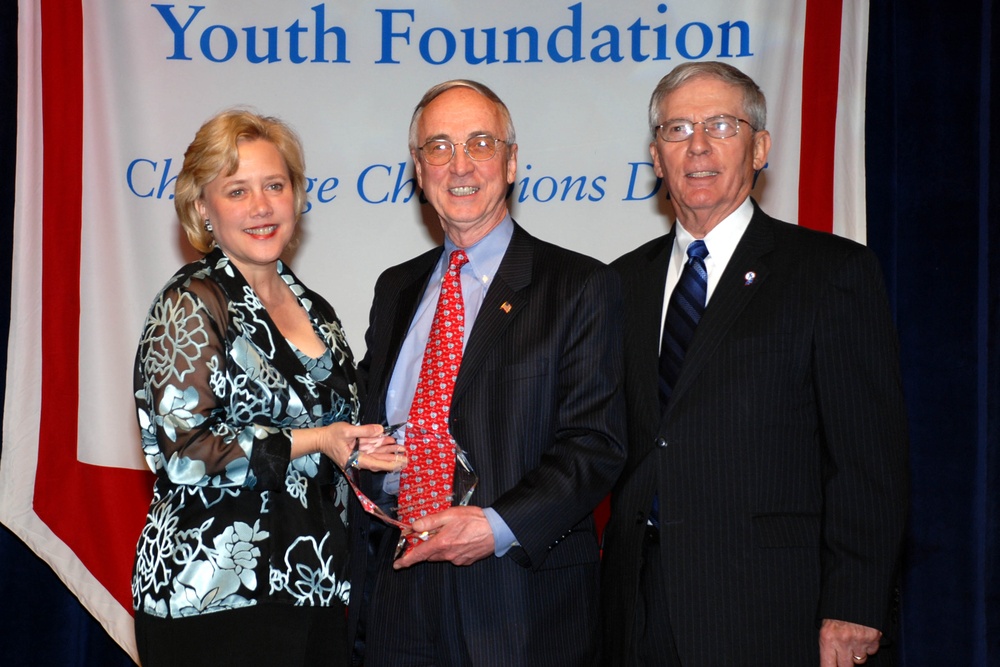 Deputy Defense Secretary Honored as ChalleNGe Champion