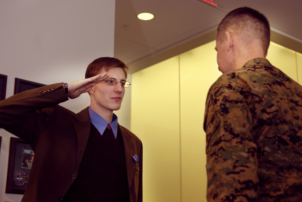 Retired Army Soldier Awarded Distinguished Service Cross for Heroism in Iraq