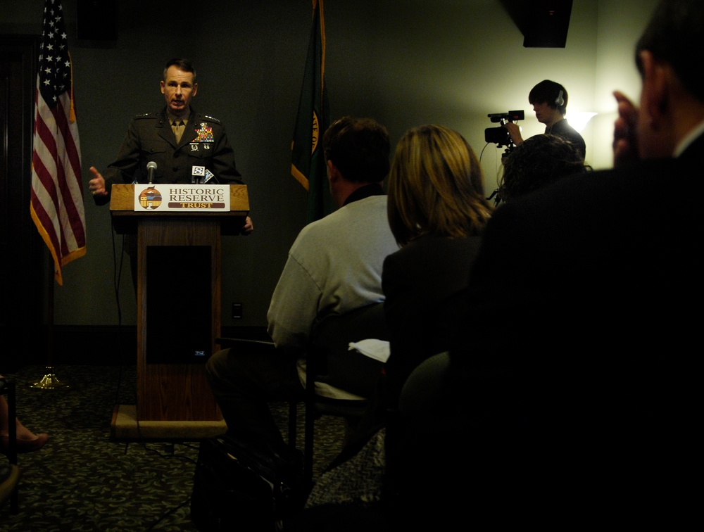 Gen. Pace Meets with Local, National and Student Media in Vancouver