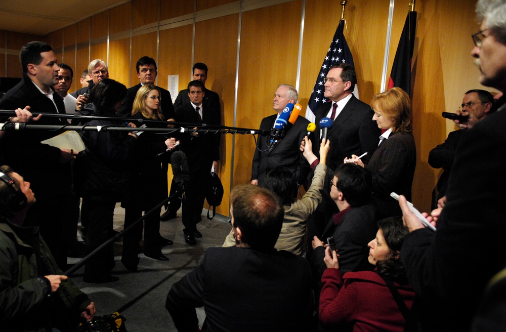 Defense Chiefs Hold News Conference in Seville