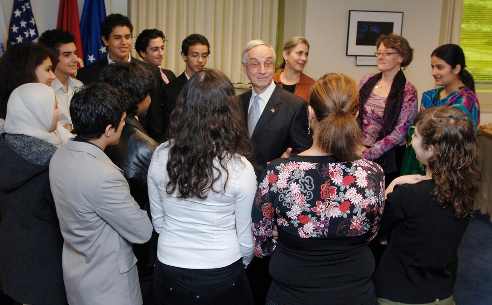 Deputy Defense Secretary Meets with International Muslim Students at the Pentagon