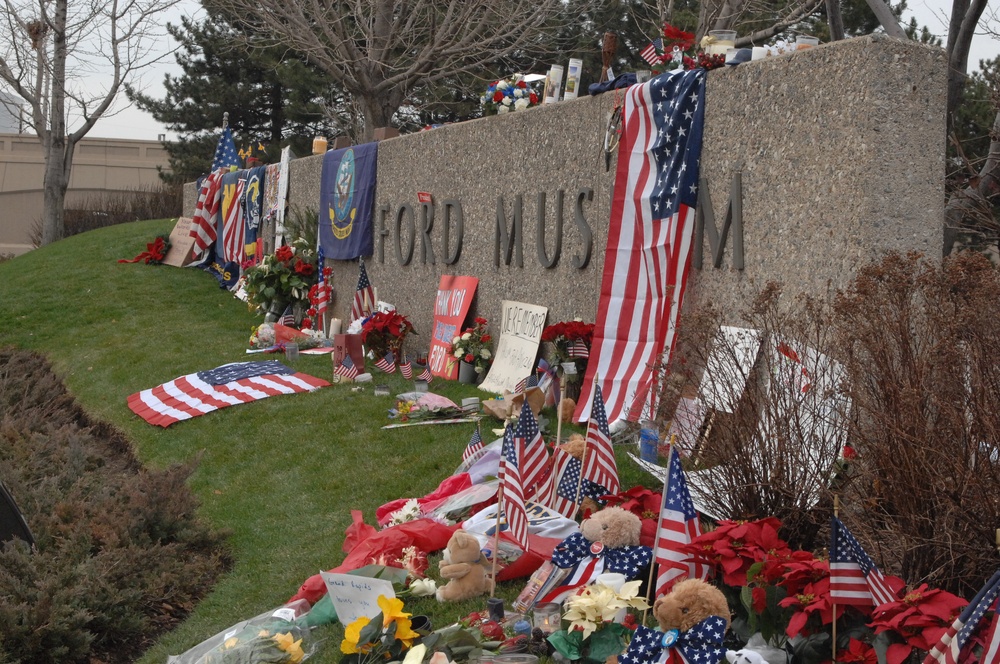 Makeshift Memorial Honors Legacy at Ford Museum