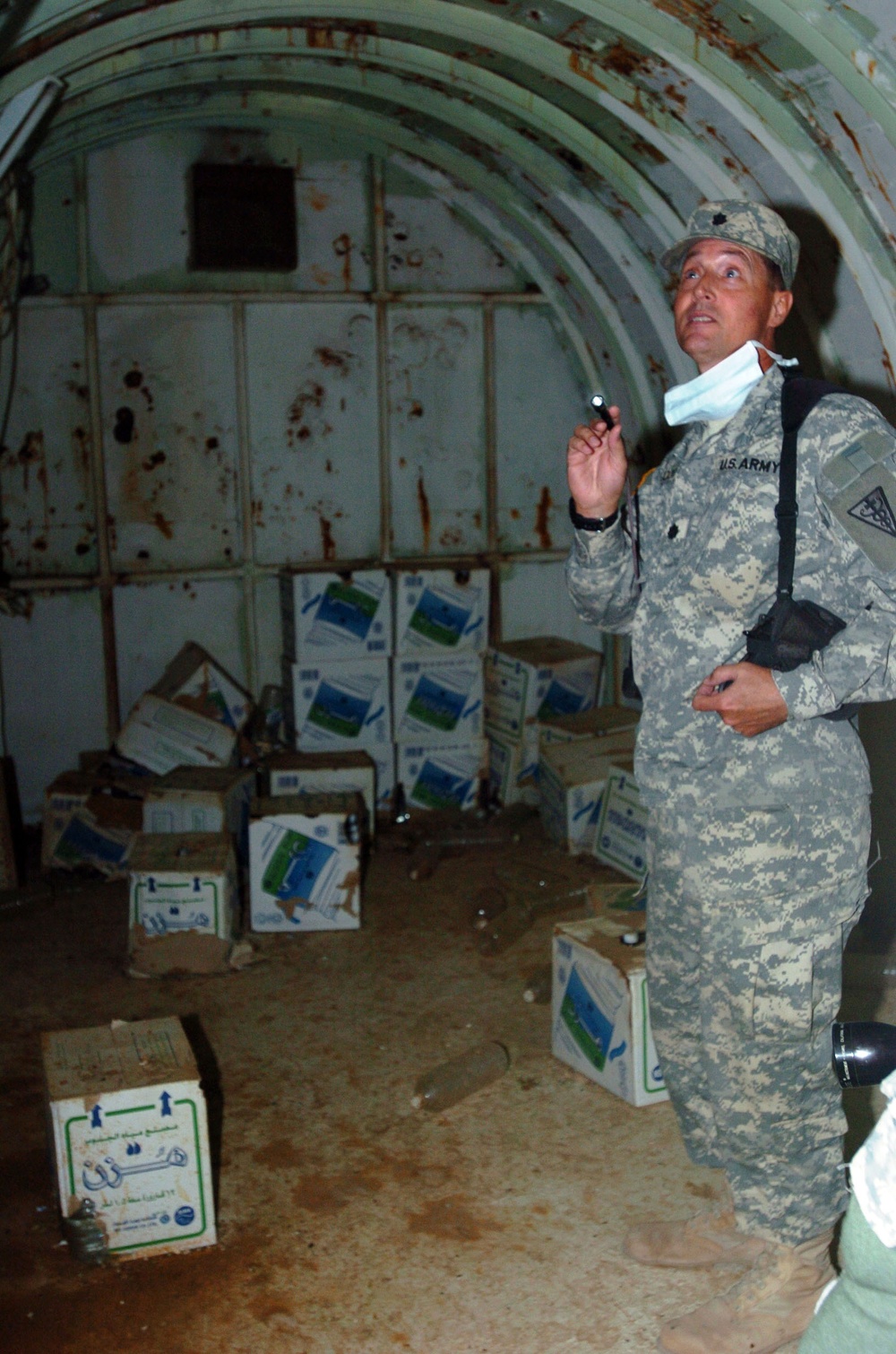 Army Officer Leads Effort to Rid Saddam's Bunker of Rats