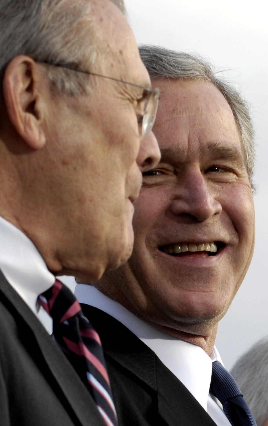 Bush Bids Farewell to Outgoing Defense Secretary Rumsfeld
