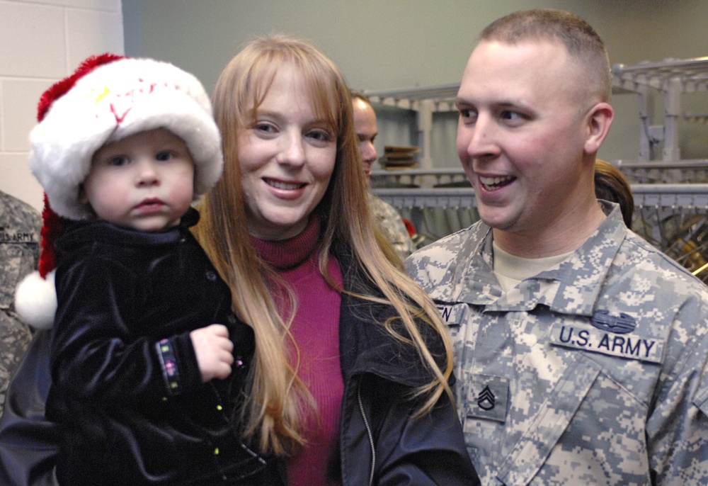 Family Reunited for the Holidays After Soldier's 16-Month Deployment