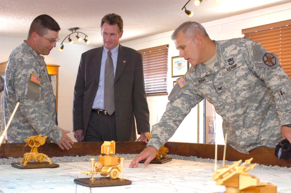 Fort Bliss Garrison Commander Briefs Installation Management Agency Director on Range Complex Development