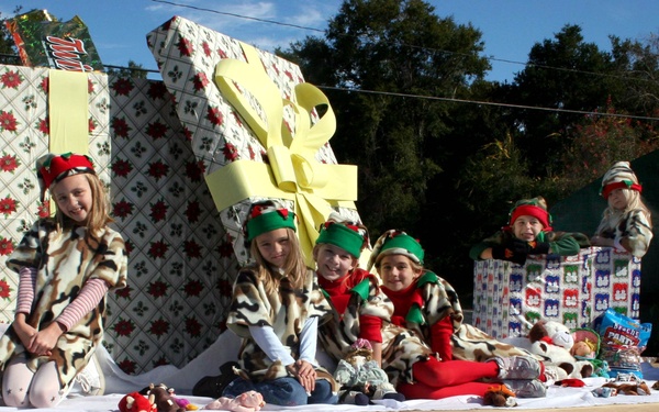 Camo Elves Spread Holiday Cheer for Troops
