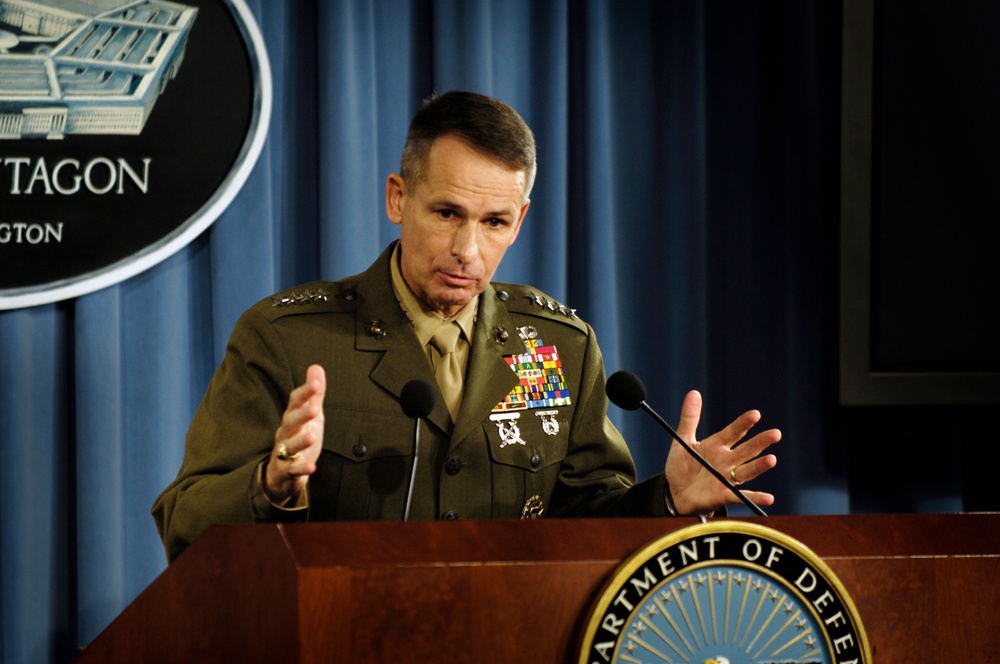 Gen. Pace Briefs Reporters on Military Operations