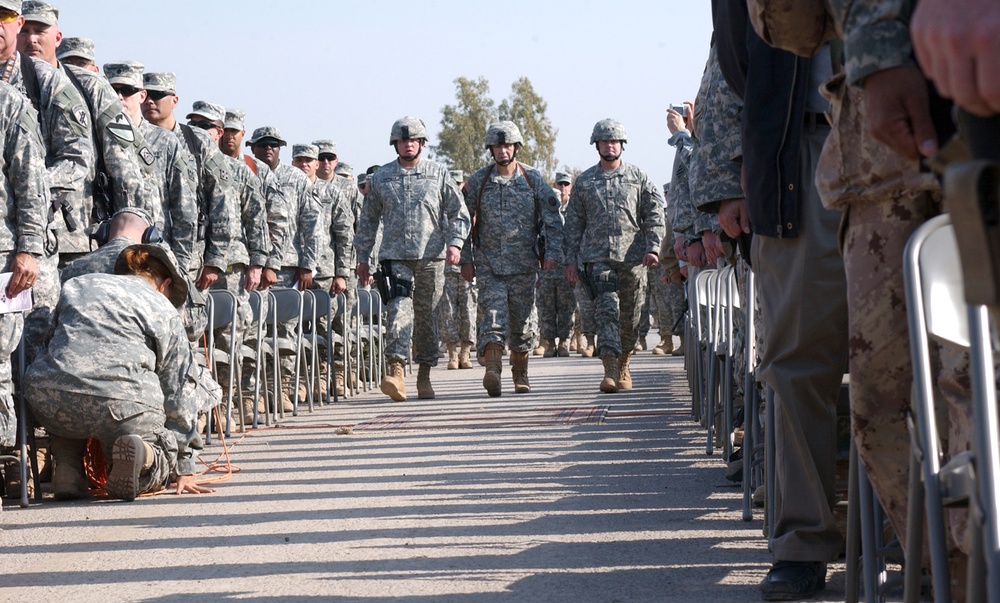 Army Generals Transfer Authority in Iraq Ceremony