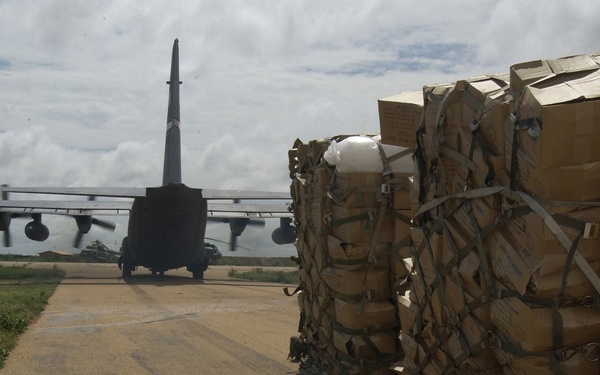U.S. C-130 Delivers Aid to Flood-Stricken Ogaden Region of Ethiopia