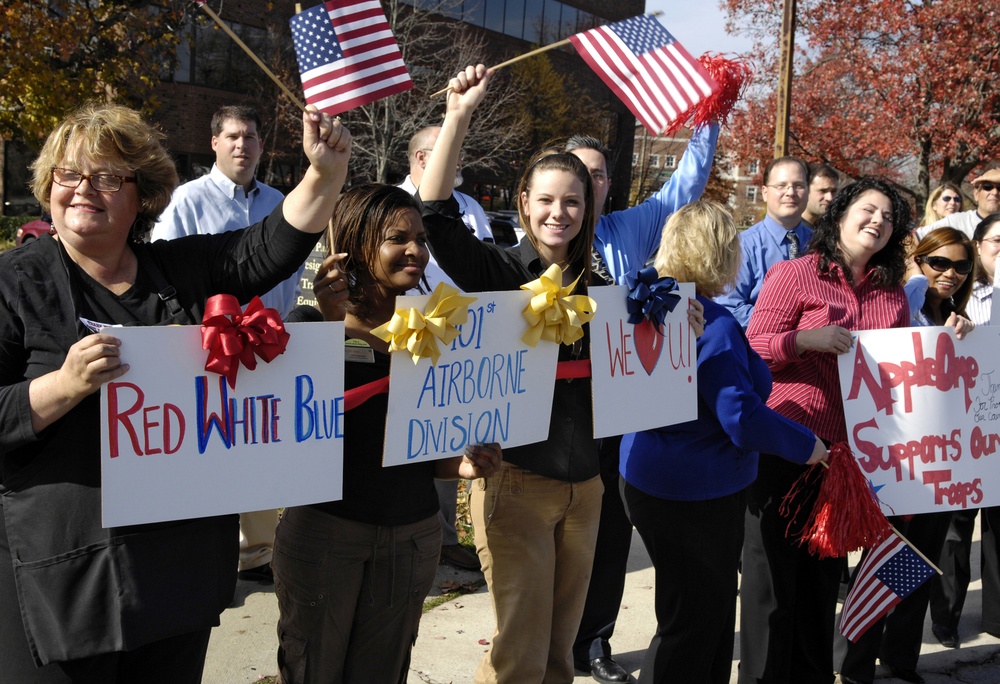 Brentwood Welcomes Home 101st Airborne Division Troops