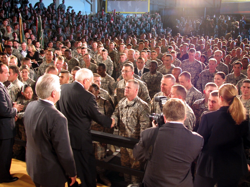 Cheney Visits Troops at Fort Carson