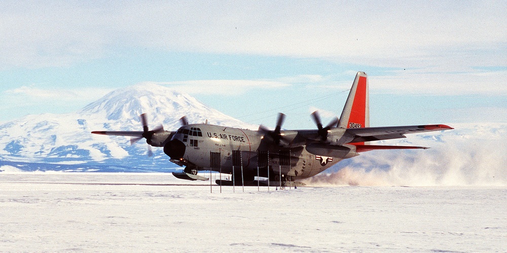 Air Force Hercules Lands at South Pole