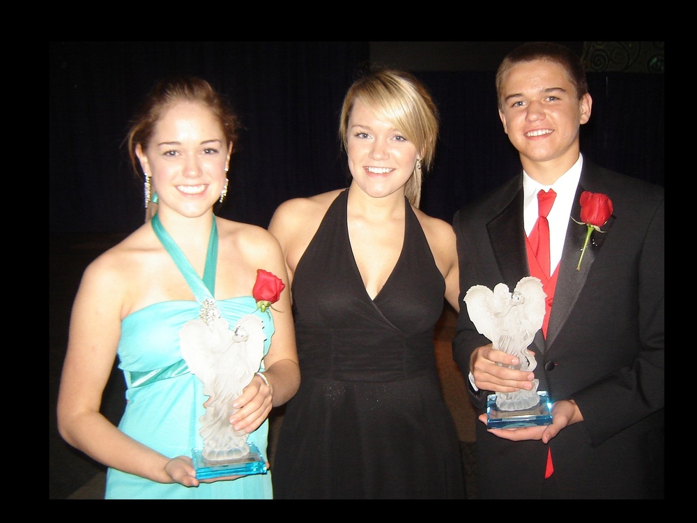 Siblings Honored for 'Cell Phones for Soldiers' Program