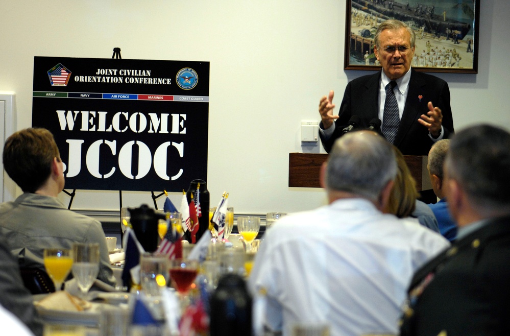 Rumsfeld Hosts Civilian Leaders at Pentagon Breakfast