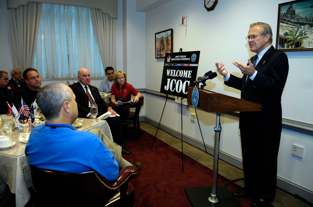 Rumsfeld Hosts Civilian Leaders at Pentagon Breakfast