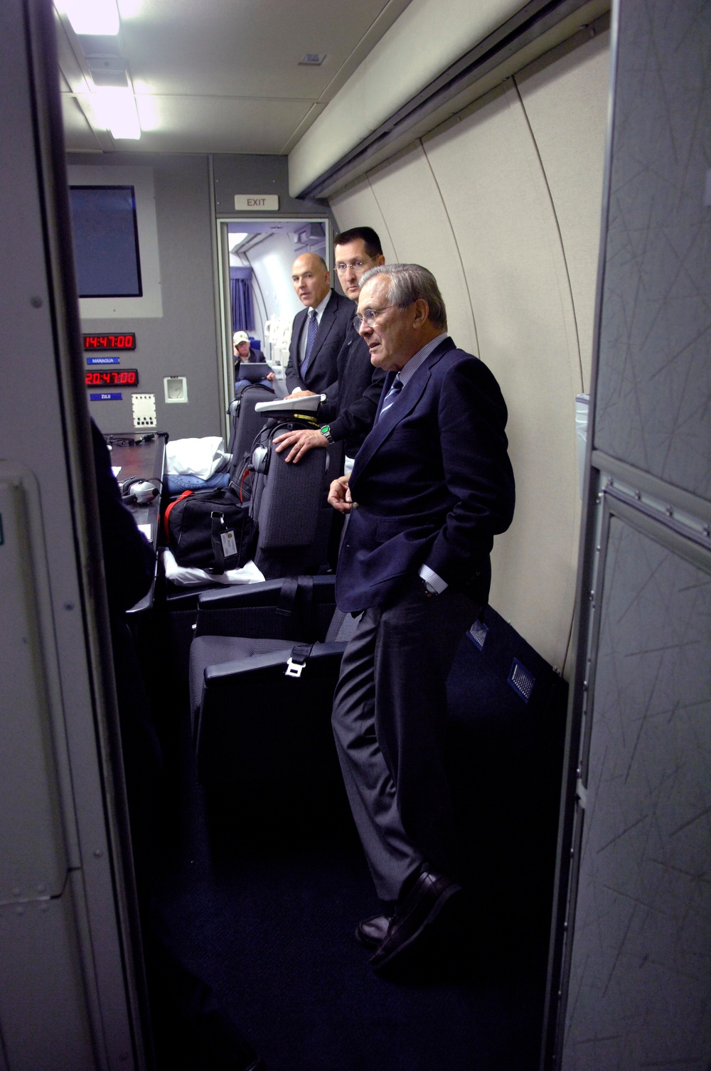 Rumsfeld Meets with Staff on E-4B in Nicaragua