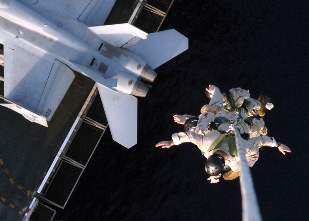 Explosive Ordnance Disposal Unit Conducts SPIE Training on USS Enterprise