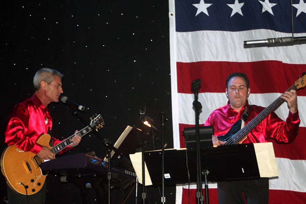 Branson Entertainers Rally Support for Troops Through S.T.A.N.D. for the Troops Organization