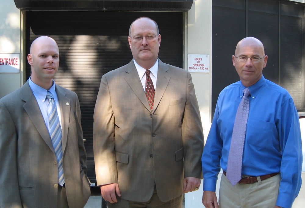 Pentagon Renovation Officials Gather at Courtyard Hot Dog Stand
