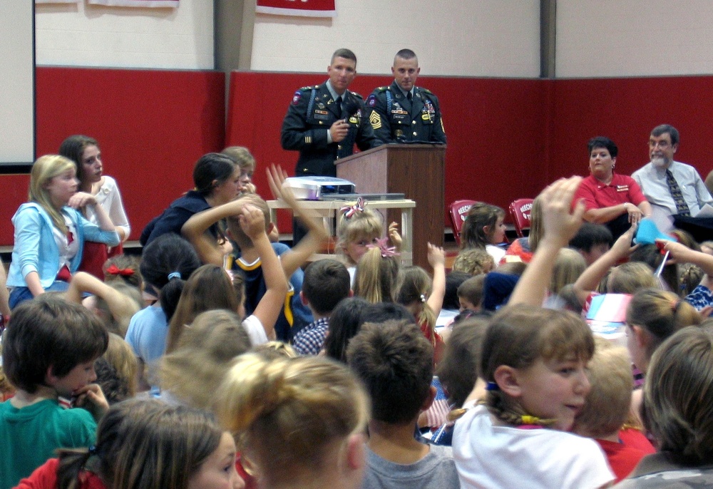 Army Soldiers Engage with Students During Deployment Support