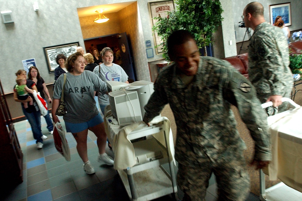 Operation Homelink Provides Computers to Military Families at Fort Drum