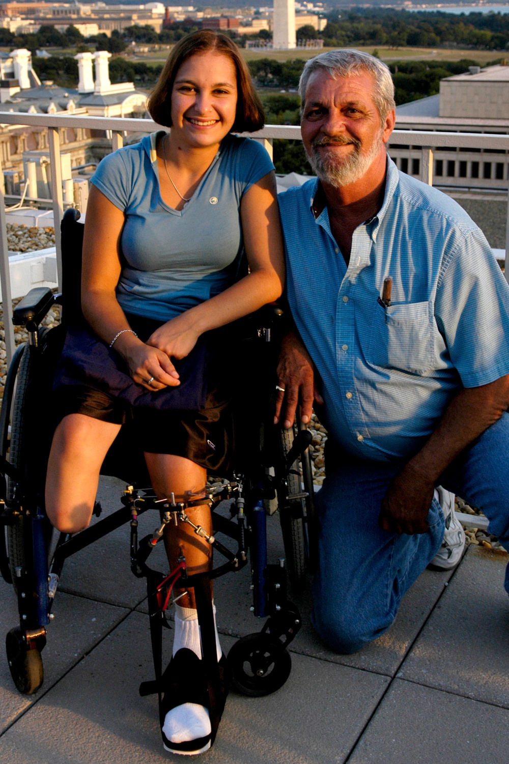 Wounded Troops and Families Enjoy Free Dinner at D.C. Restaurant