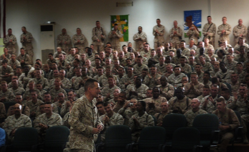 DVIDS - News - Pace Focuses on Human Dimension of Iraq War