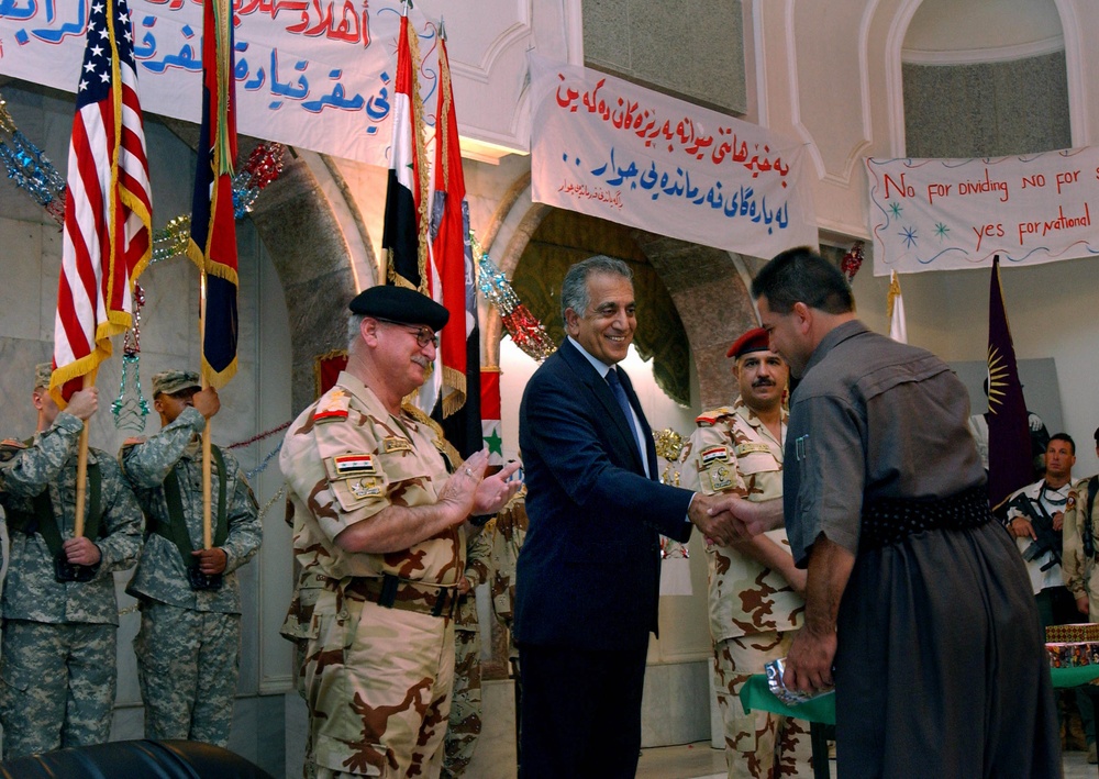 Iraqi Army Division Commander and U.S. Ambassador Present Gifts to Senior Staff