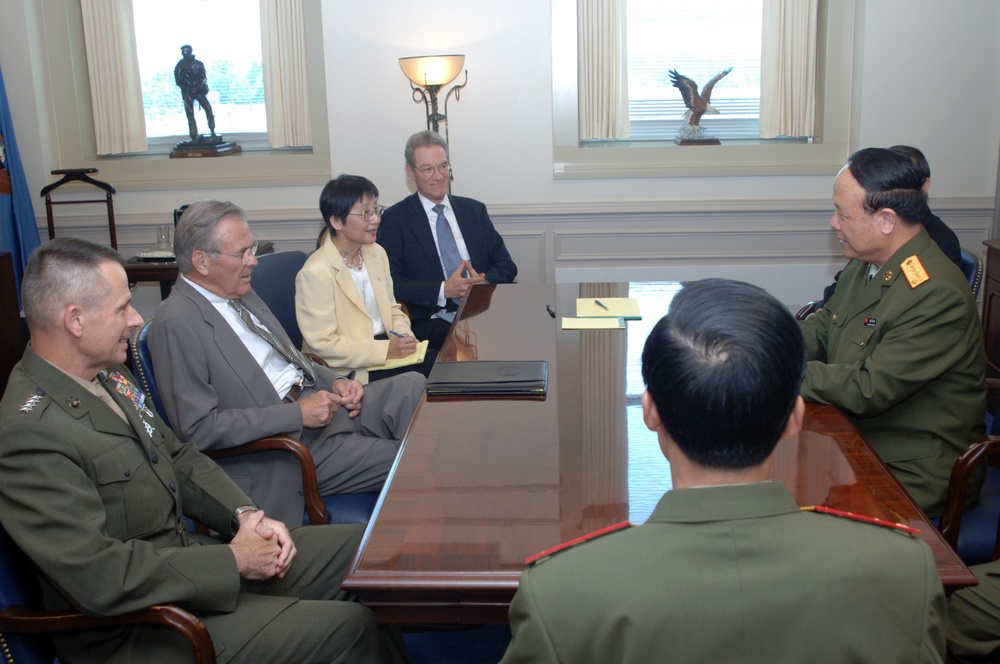 Top U.S., Chinese Military Leaders Meet at Pentagon