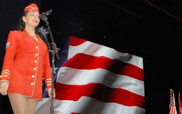 USO Liberty Belles Sing National Anthem at 'Salute to the Troops' in New York