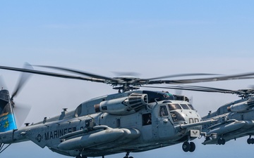 CH-53's flying formation