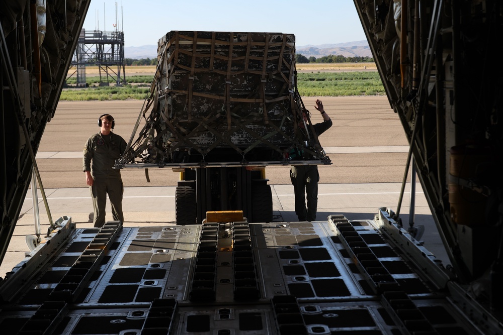 VMGR-153 trains in Idaho