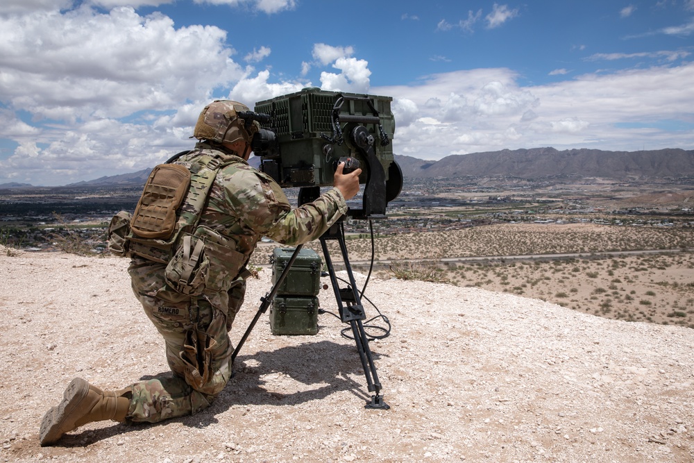 Calvary scout uses long-range detection capability at southern border