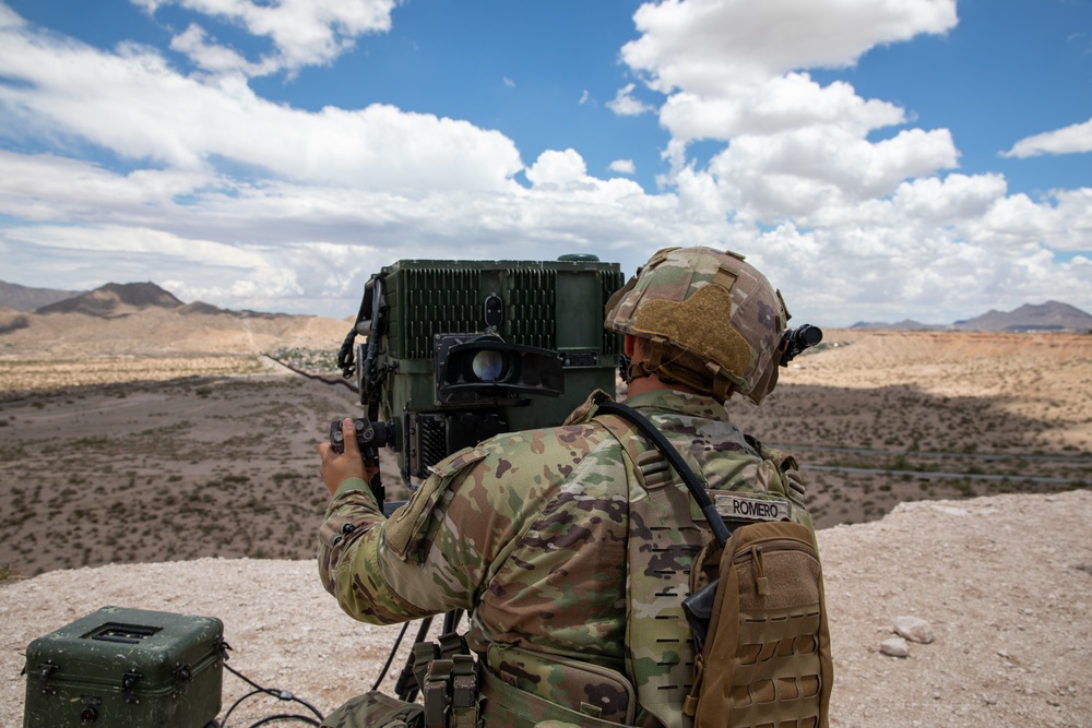 Calvary scout uses long-range detection capability at southern border