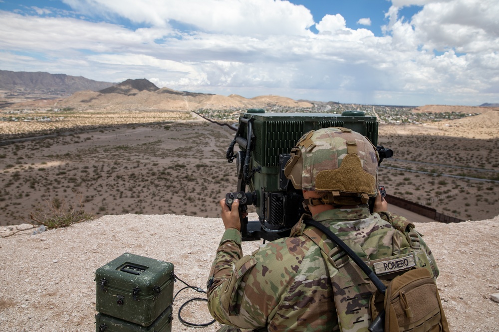 Calvary scout uses long-range detection capability at southern border
