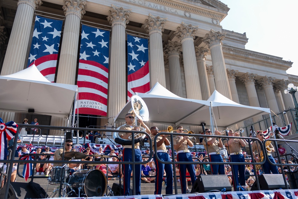 Fife and Drum Corps Performs at Declaration of Independence Reading