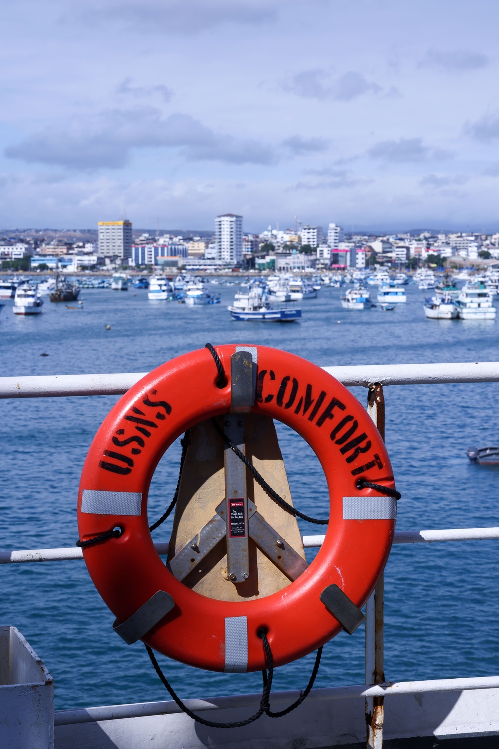 USNS Comfort Arrives in Manta, Ecuador